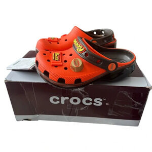NWT Crocs Classic Clogs Kids Reese’s Candy J1
